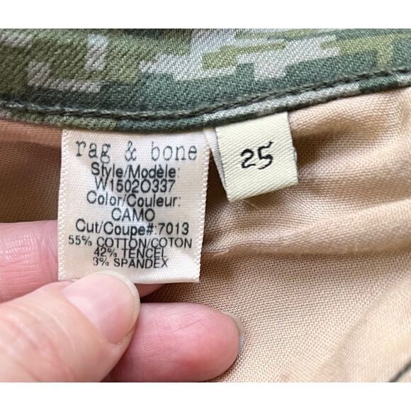Rag & Bone Skinny Low Rise Jeans in Green Digital Graphic Camo Print, Size 25 - Picture 11 of 16